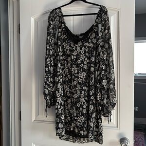 NWT TOPSHOP Bell Sleeve Mini Dress with cutouts - Women’s Size 10